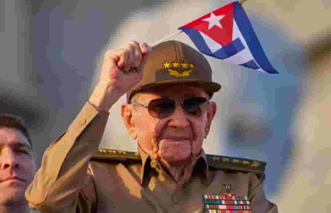 Raúl Castro, el «número dos» de la revolución cubana que sigue con «el pie en el estribo»